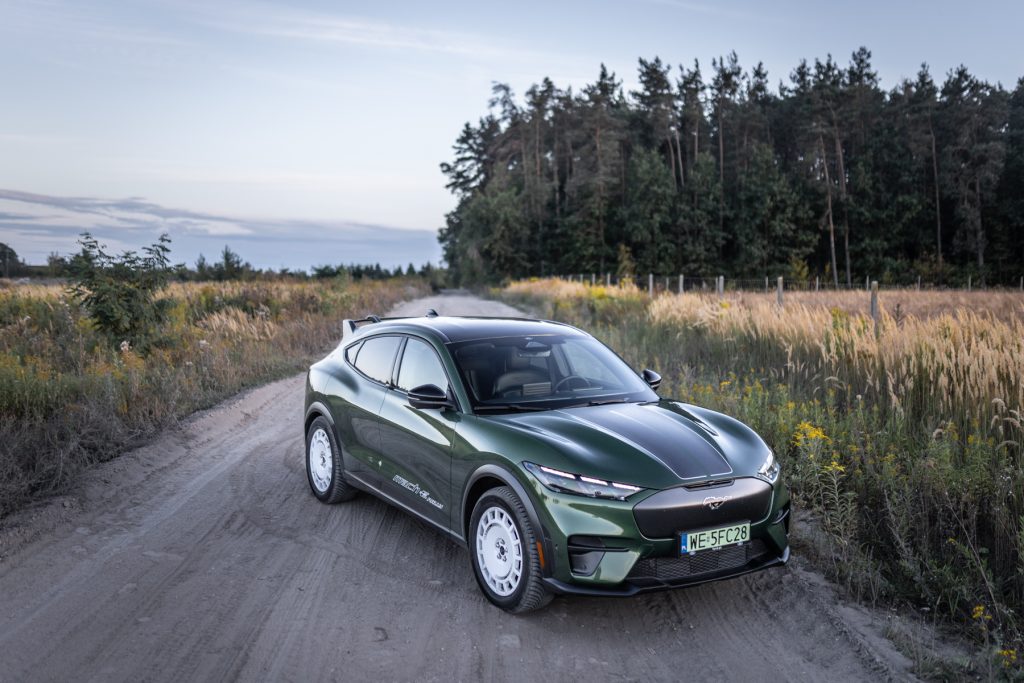 Ford Mustang Mach-E GT z pakietem Rally, przód samochodu. Test.
